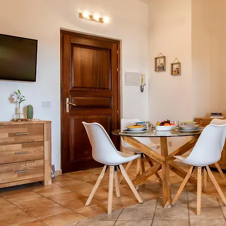Boutique San Teodoro Center *